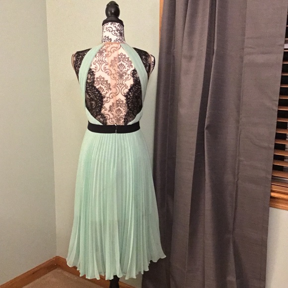 BCBG Mint Green Black Lace Party Dress - Size 6 - Picture 2 of 4